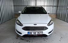 Ford Focus 1.5 Tdci Titanium Powershift 120HP
